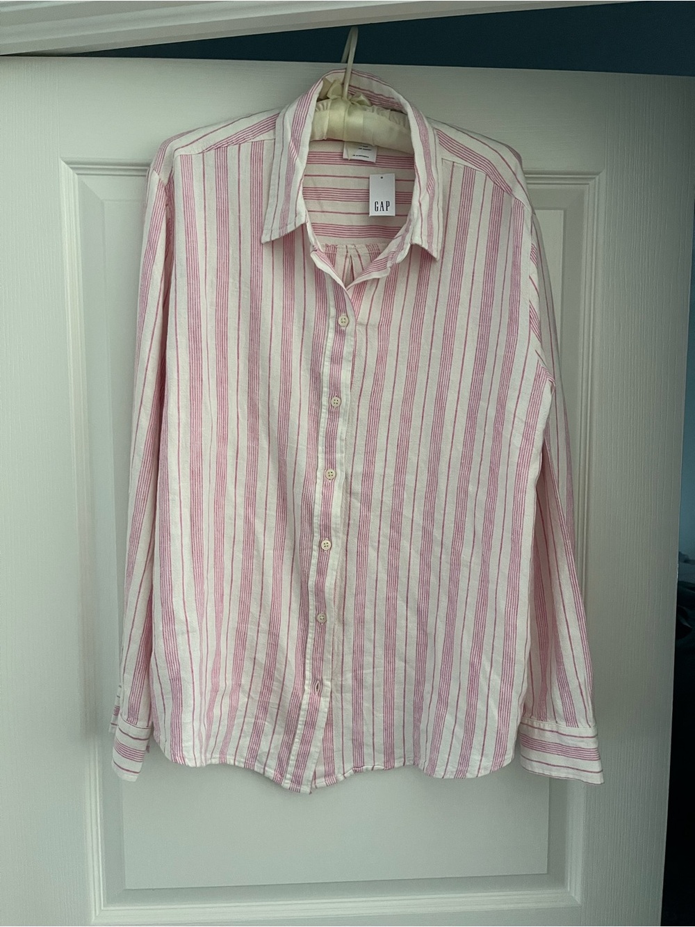 GAP Women's Pink and White Striped The Easy Button-Up Shirt